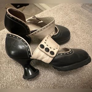 Fluevog Mini Zazas, size 8